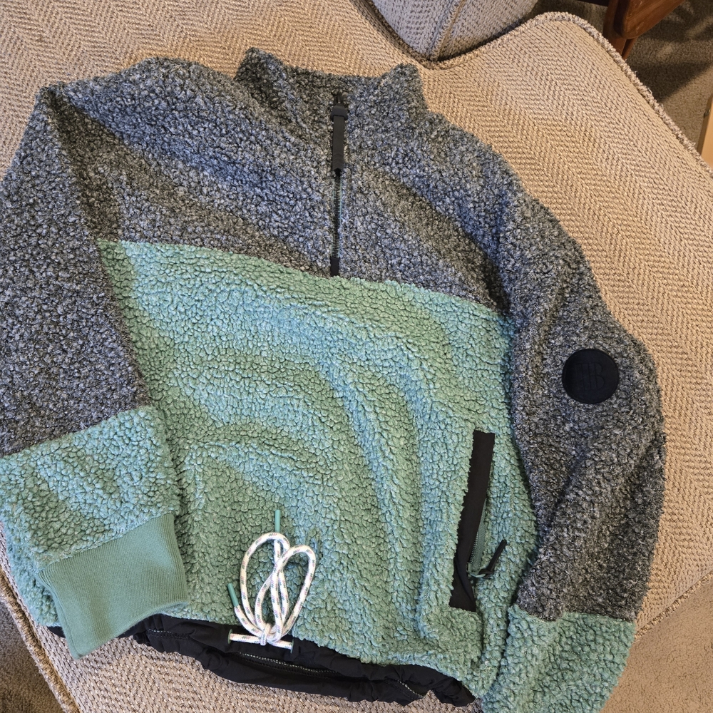 Cozy Gray and Green Burton Sherpa Pullover